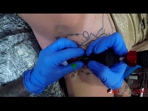 ❤️ tattooed ທີ່ສຸດ Hottie Sully Savage ໄດ້ຮັບ tattoo ສຸດ clitoris ຂອງນາງ ❤ ໜັງໂປ້ສຸດໆ ທີ່ lo.xxx050890.ru